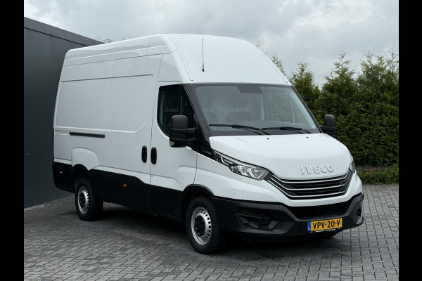 Iveco Daily 35S14 136 PK HI-MATIC AUTOMAAT / L2H3 / 1e EIG. / CRUISE / ECC / CAMERA / OPRIJPLANK / NAVI / 3-ZITS / 3500 KG AHG