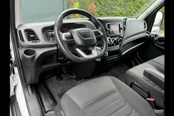 Iveco Daily 35S14 136 PK HI-MATIC AUTOMAAT / L2H3 / 1e EIG. / CRUISE / ECC / CAMERA / OPRIJPLANK / NAVI / 3-ZITS / 3500 KG AHG