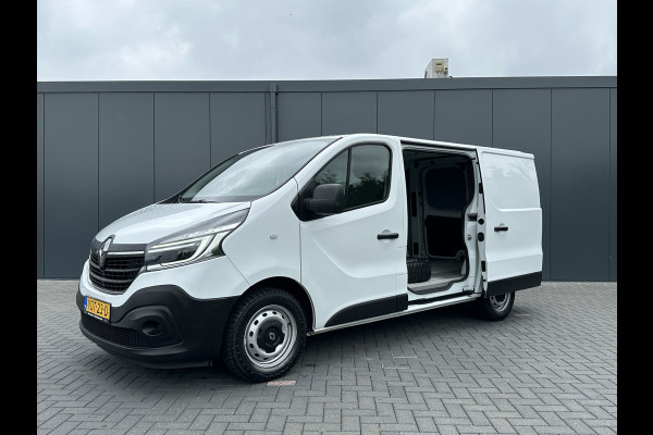 Renault Trafic 2.0 dCi 120 PK / L1H1 / 1e EIG. / 2x SCHUIFDEUR / AIRCO / CRUISE / TREKHAAK