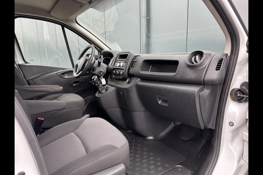 Renault Trafic 2.0 dCi 120 PK / L1H1 / 1e EIG. / 2x SCHUIFDEUR / AIRCO / CRUISE / TREKHAAK