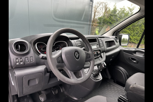 Renault Trafic 2.0 dCi 120 PK / L1H1 / 1e EIG. / 2x SCHUIFDEUR / AIRCO / CRUISE / TREKHAAK