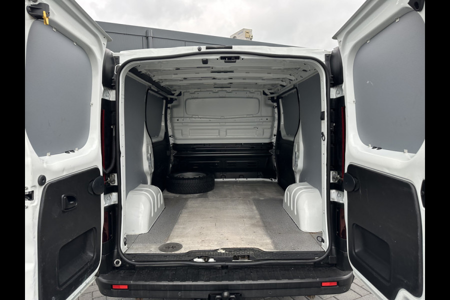 Renault Trafic 2.0 dCi 120 PK / L1H1 / 1e EIG. / 2x SCHUIFDEUR / AIRCO / CRUISE / TREKHAAK