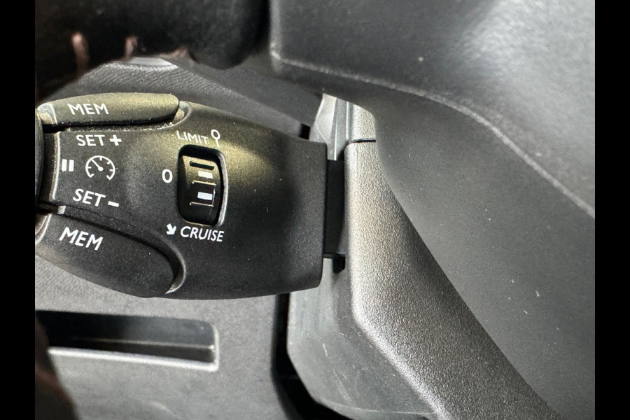 Peugeot 5008 1.2 PureTech Blue Lease Executive 7 PERSOONS AUT. CAMERA APPLE CARPLAY NAVIGATIE AIRCO CRUISE USB