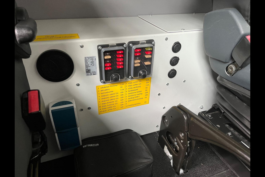 Renault Master Servicewagen T35 2.3 dCi 145pk euro6 L2H2 BOTT Inrichting, Victron omvormer, Standkachel, Trekhaak, RIJKLAARPRIJS!