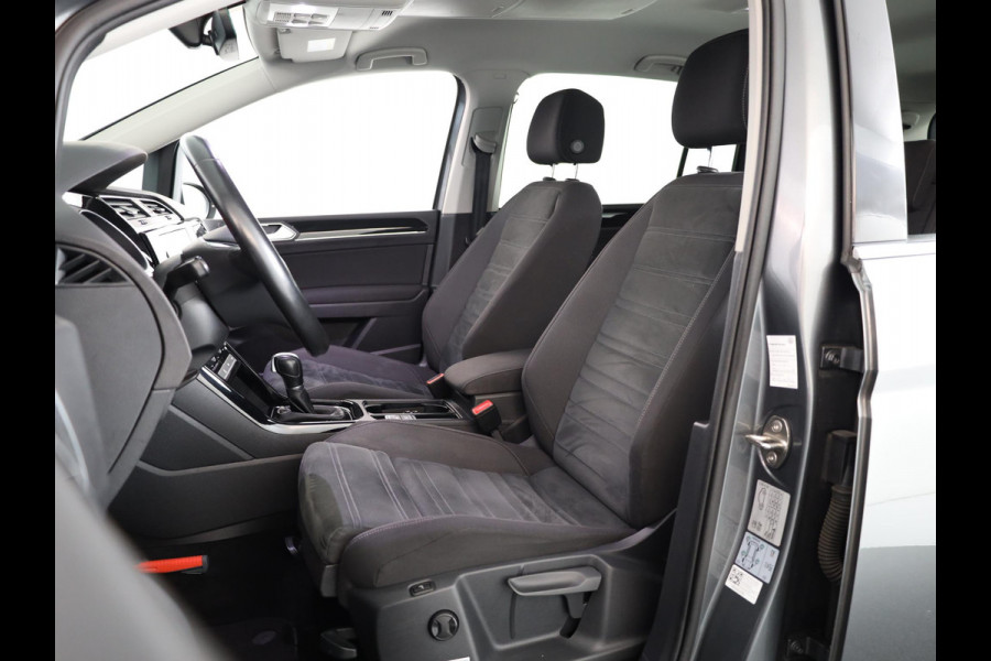 Volkswagen Touran 1.4 TSI Highline Edition R 7p 150pk DSG| Navi| Trekhaak| Alarm|Camera| 17'LM-velgen