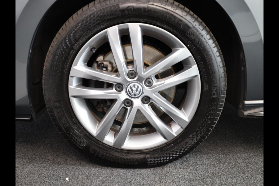 Volkswagen Touran 1.4 TSI Highline Edition R 7p 150pk DSG| Navi| Trekhaak| Alarm|Camera| 17'LM-velgen