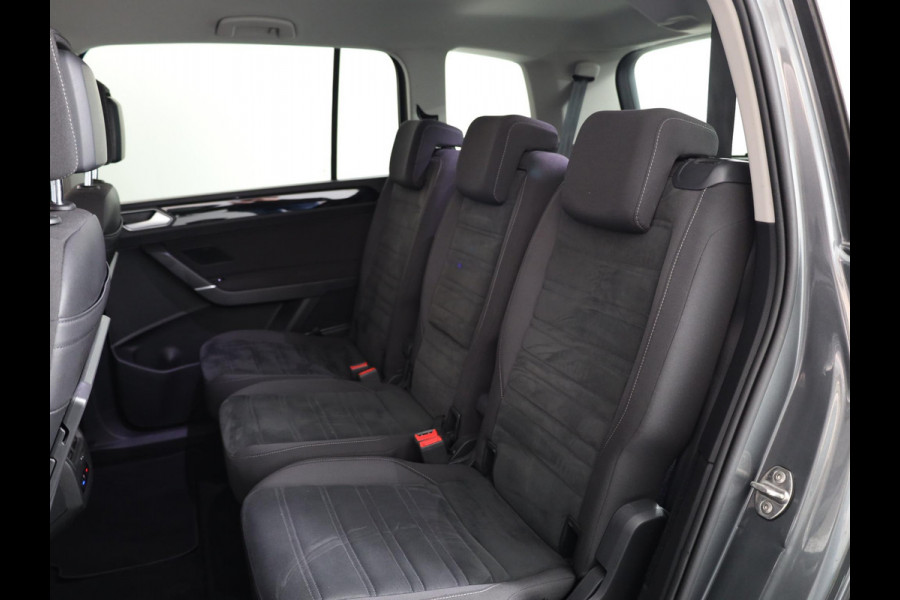 Volkswagen Touran 1.4 TSI Highline Edition R 7p 150pk DSG| Navi| Trekhaak| Alarm|Camera| 17'LM-velgen