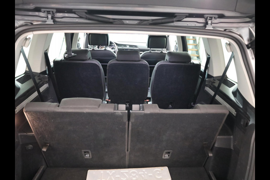 Volkswagen Touran 1.4 TSI Highline Edition R 7p 150pk DSG| Navi| Trekhaak| Alarm|Camera| 17'LM-velgen
