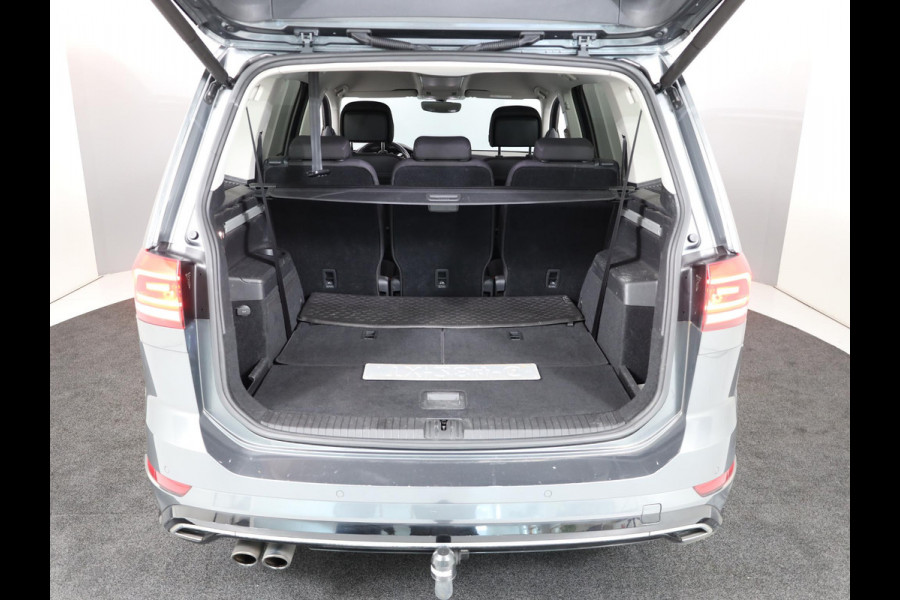 Volkswagen Touran 1.4 TSI Highline Edition R 7p 150pk DSG| Navi| Trekhaak| Alarm|Camera| 17'LM-velgen