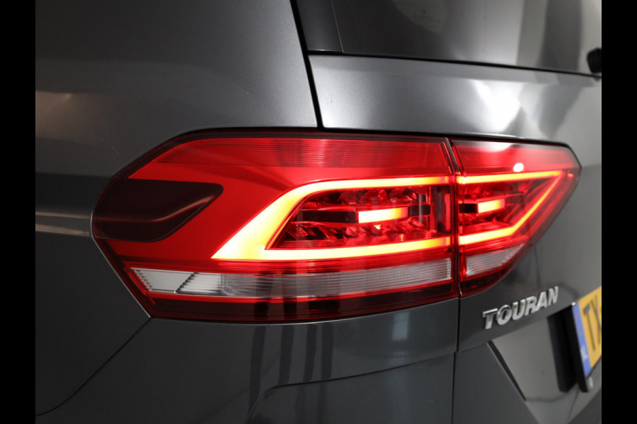 Volkswagen Touran 1.4 TSI Highline Edition R 7p 150pk DSG| Navi| Trekhaak| Alarm|Camera| 17'LM-velgen