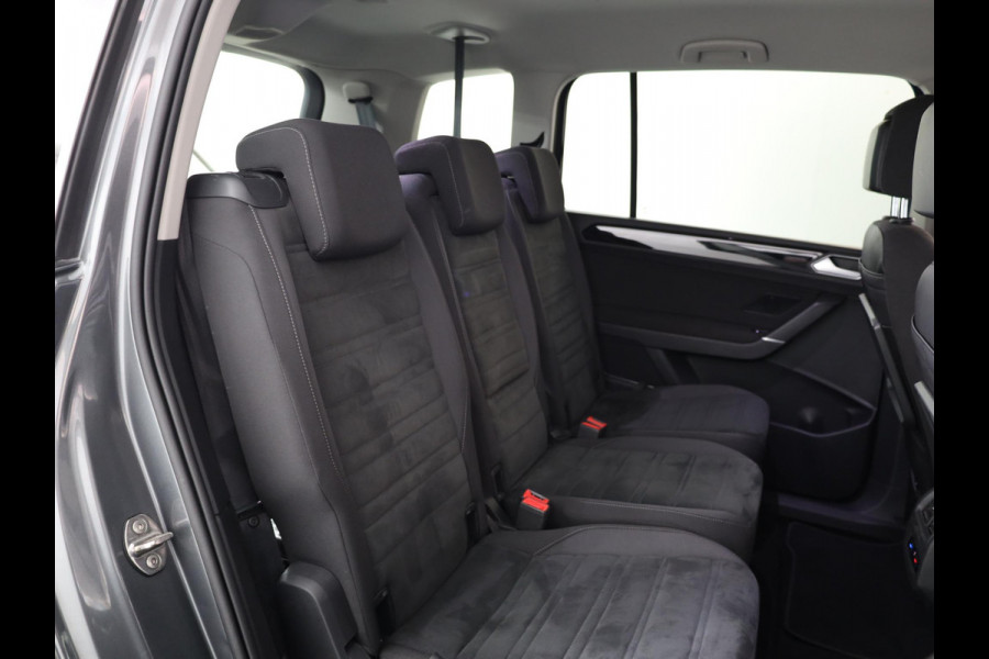 Volkswagen Touran 1.4 TSI Highline Edition R 7p 150pk DSG| Navi| Trekhaak| Alarm|Camera| 17'LM-velgen