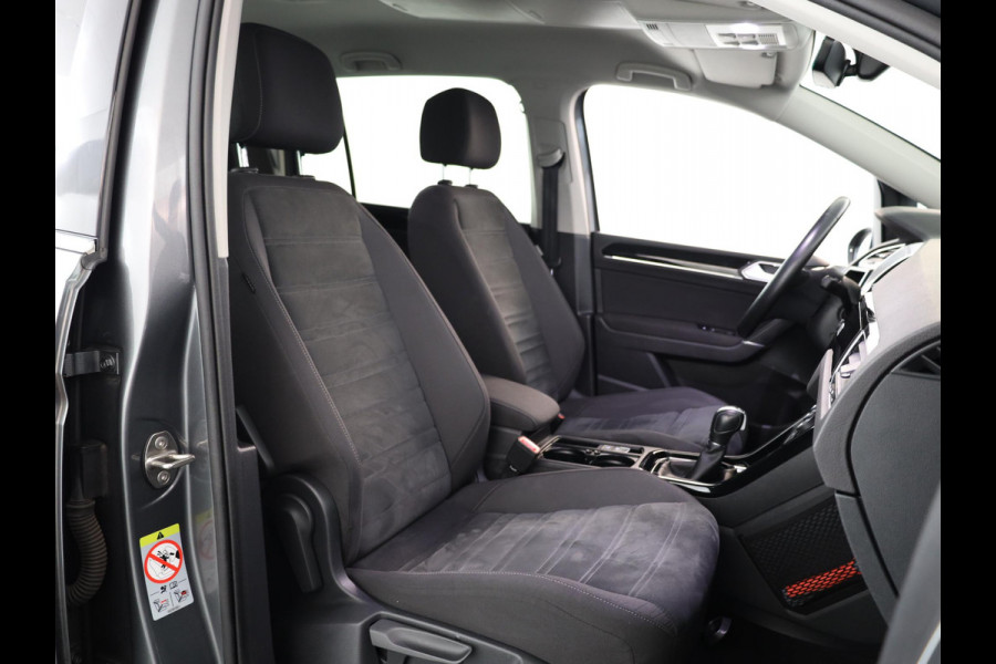 Volkswagen Touran 1.4 TSI Highline Edition R 7p 150pk DSG| Navi| Trekhaak| Alarm|Camera| 17'LM-velgen