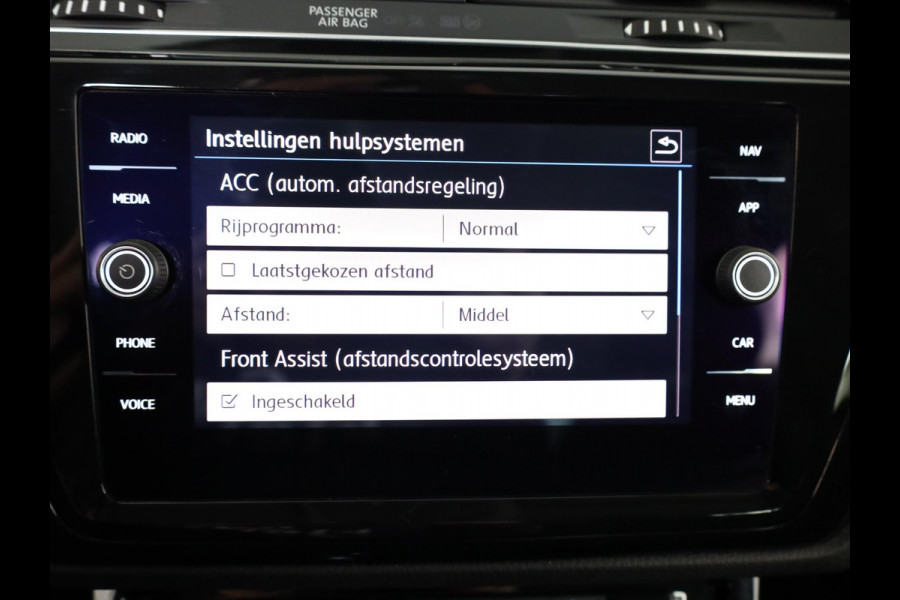 Volkswagen Touran 1.4 TSI Highline Edition R 7p 150pk DSG| Navi| Trekhaak| Alarm|Camera| 17'LM-velgen