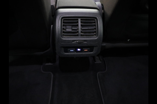 Volkswagen Touran 1.4 TSI Highline Edition R 7p 150pk DSG| Navi| Trekhaak| Alarm|Camera| 17'LM-velgen