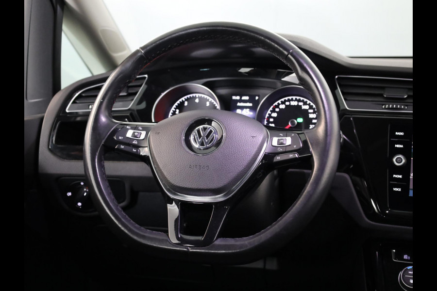 Volkswagen Touran 1.4 TSI Highline Edition R 7p 150pk DSG| Navi| Trekhaak| Alarm|Camera| 17'LM-velgen