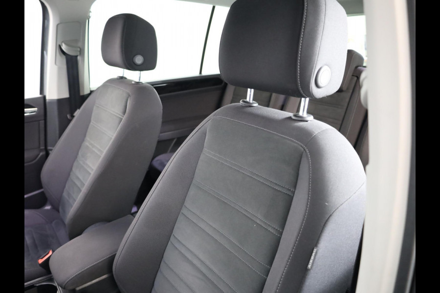 Volkswagen Touran 1.4 TSI Highline Edition R 7p 150pk DSG| Navi| Trekhaak| Alarm|Camera| 17'LM-velgen