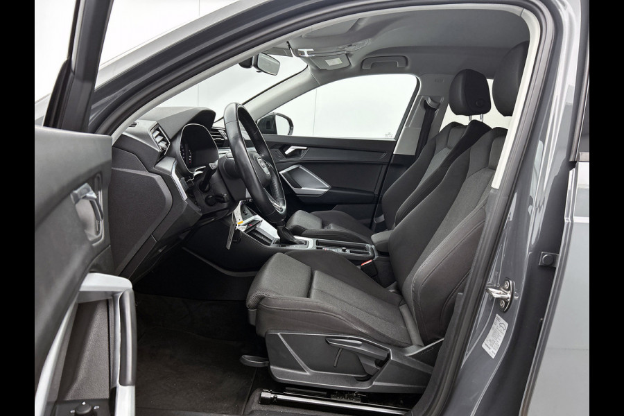 Audi Q3 35 TFSI Advanced S-line (NL-auto, Navi, Digitale Dash, Sportstoelen, Parkeersensoren, Etc)