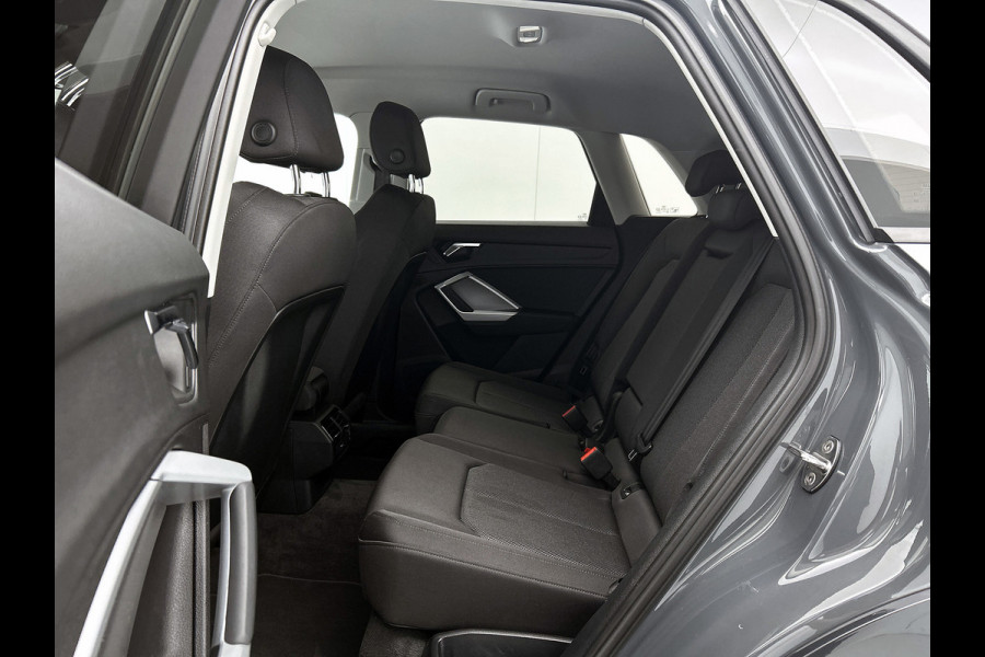 Audi Q3 35 TFSI Advanced S-line (NL-auto, Navi, Digitale Dash, Sportstoelen, Parkeersensoren, Etc)