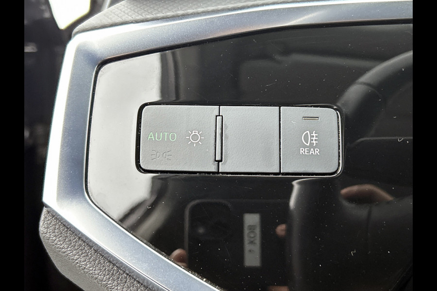 Audi Q3 35 TFSI Advanced S-line (NL-auto, Navi, Digitale Dash, Sportstoelen, Parkeersensoren, Etc)