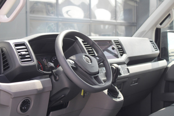 Volkswagen Crafter 35 2.0 TDI L3H3 177pk - 2x Schuifdeur - LED - Trekhaak - Navigatie - DAB - Geveerde stoel - Camera - Stoelverwarming - Rijklaar
