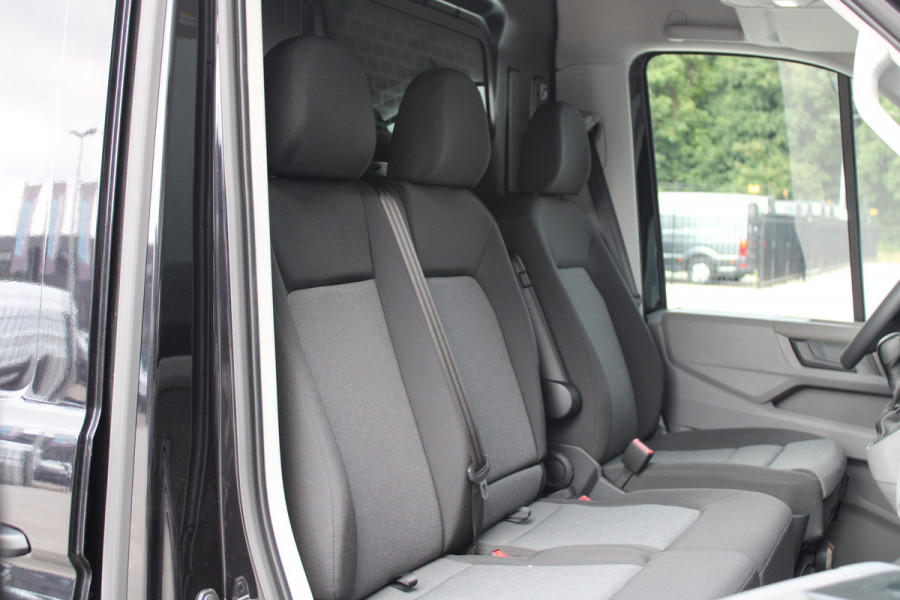 Volkswagen Crafter 35 2.0 TDI L3H3 177pk - 2x Schuifdeur - LED - Trekhaak - Navigatie - DAB - Geveerde stoel - Camera - Stoelverwarming - Rijklaar