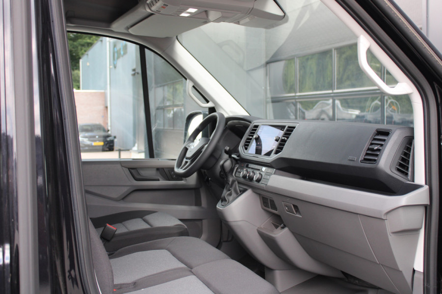 Volkswagen Crafter 35 2.0 TDI L3H3 177pk - 2x Schuifdeur - LED - Trekhaak - Navigatie - DAB - Geveerde stoel - Camera - Stoelverwarming - Rijklaar