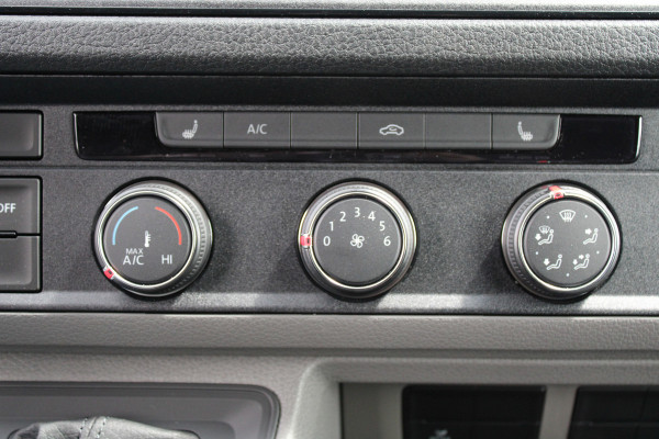 Volkswagen Crafter 35 2.0 TDI L3H3 177pk - 2x Schuifdeur - LED - Trekhaak - Navigatie - DAB - Geveerde stoel - Camera - Stoelverwarming - Rijklaar