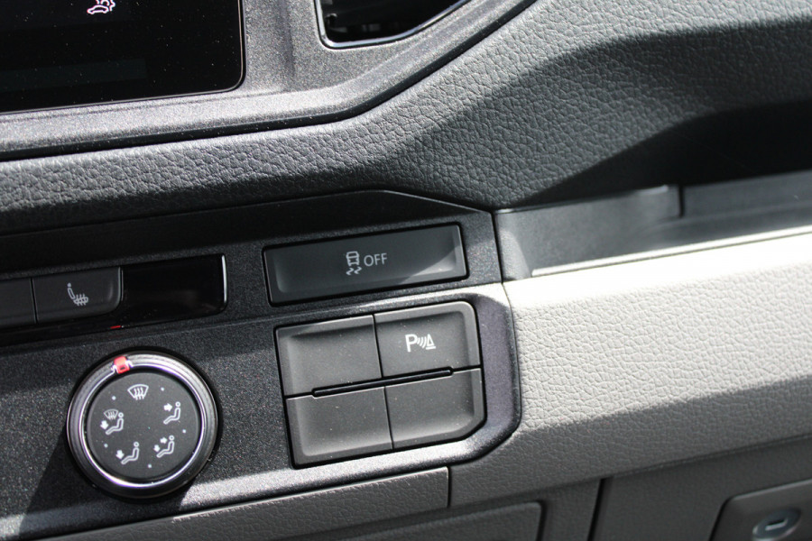 Volkswagen Crafter 35 2.0 TDI L3H3 177pk - 2x Schuifdeur - LED - Trekhaak - Navigatie - DAB - Geveerde stoel - Camera - Stoelverwarming - Rijklaar