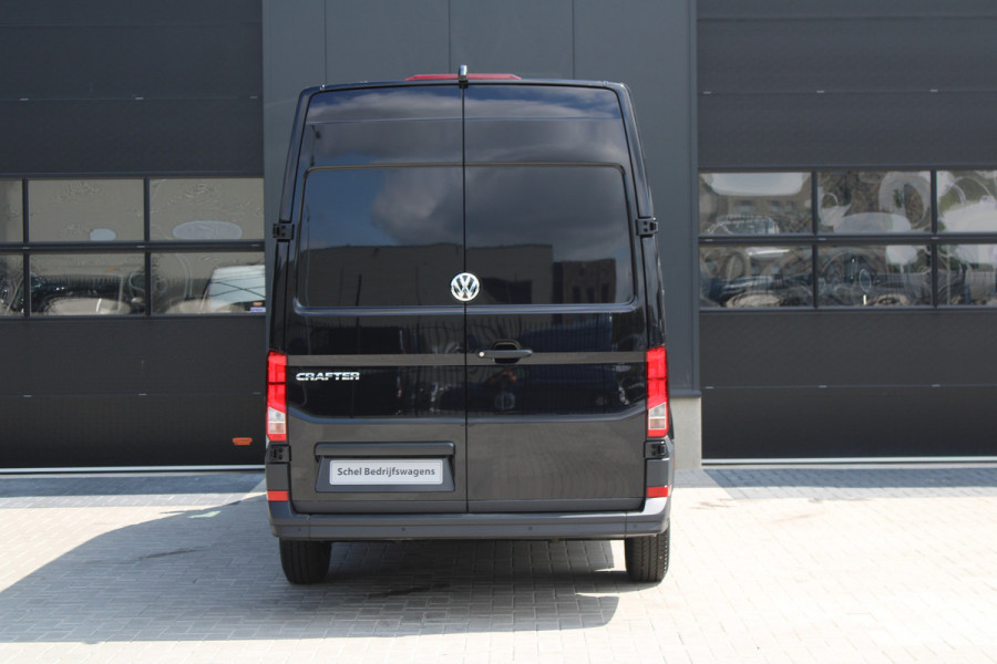 Volkswagen Crafter 35 2.0 TDI L3H3 177pk - 2x Schuifdeur - LED - Trekhaak - Navigatie - DAB - Geveerde stoel - Camera - Stoelverwarming - Rijklaar