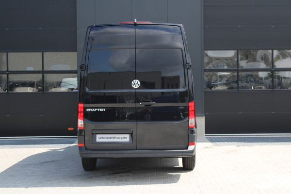 Volkswagen Crafter 35 2.0 TDI L3H3 177pk - 2x Schuifdeur - LED - Trekhaak - Navigatie - DAB - Geveerde stoel - Camera - Stoelverwarming - Rijklaar
