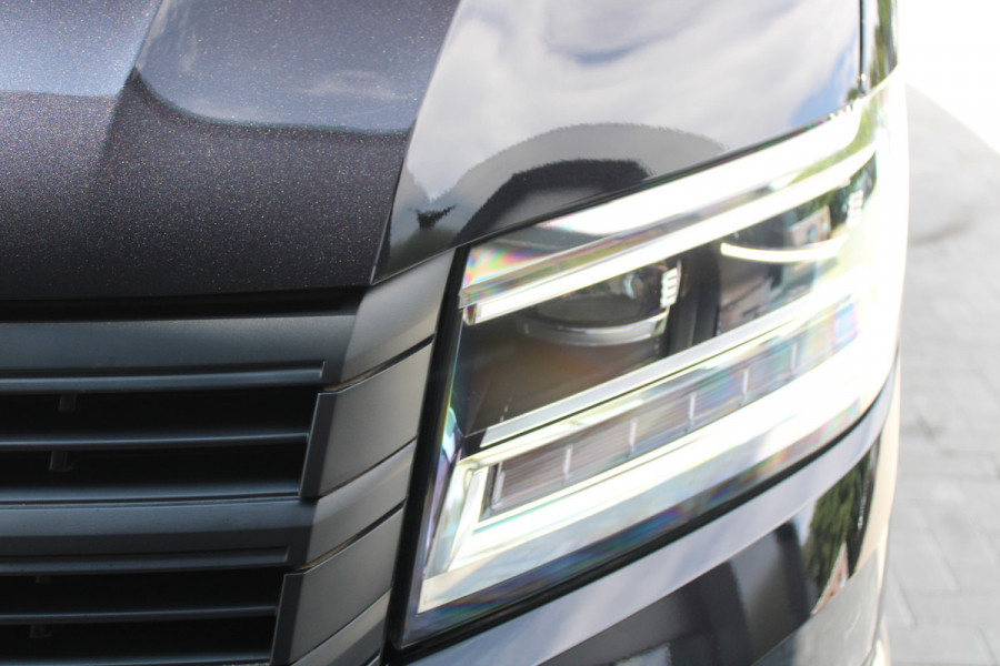 Volkswagen Crafter 35 2.0 TDI L3H3 177pk - 2x Schuifdeur - LED - Trekhaak - Navigatie - DAB - Geveerde stoel - Camera - Stoelverwarming - Rijklaar