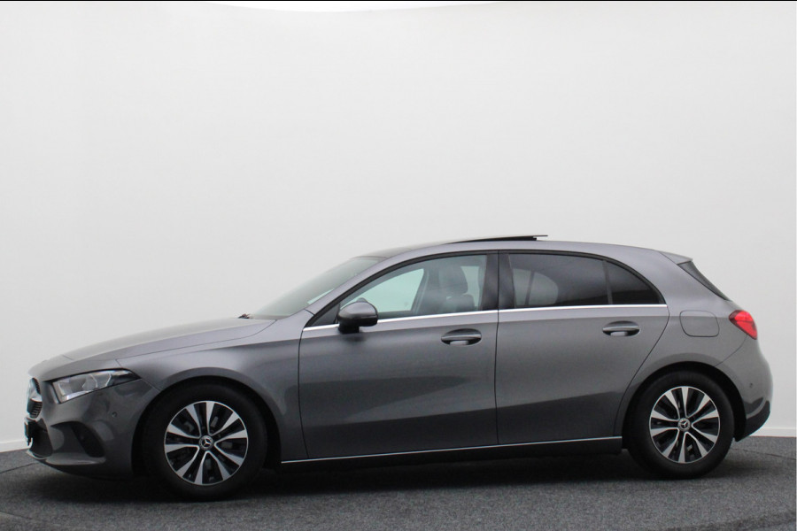 Mercedes-Benz A-Klasse 180 Premium Panoramadak, Navigatie, Camera, LED, Climate, PDC