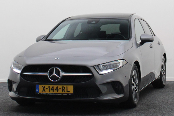 Mercedes-Benz A-Klasse 180 Premium Panoramadak, Navigatie, Camera, LED, Climate, PDC