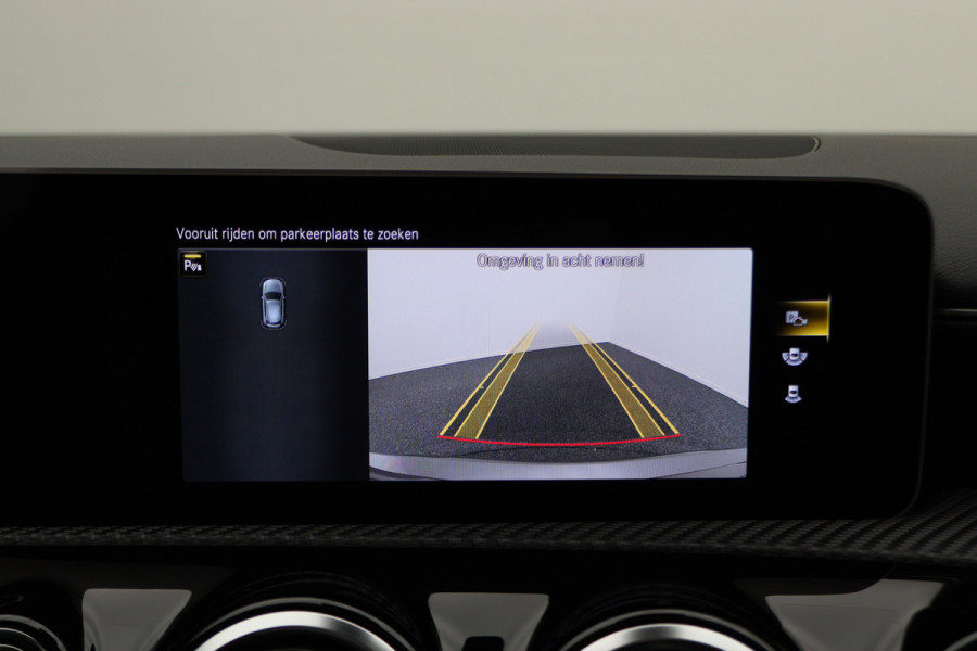 Mercedes-Benz A-Klasse 180 Premium Panoramadak, Navigatie, Camera, LED, Climate, PDC