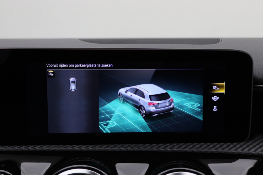 Mercedes-Benz A-Klasse 180 Premium Panoramadak, Navigatie, Camera, LED, Climate, PDC