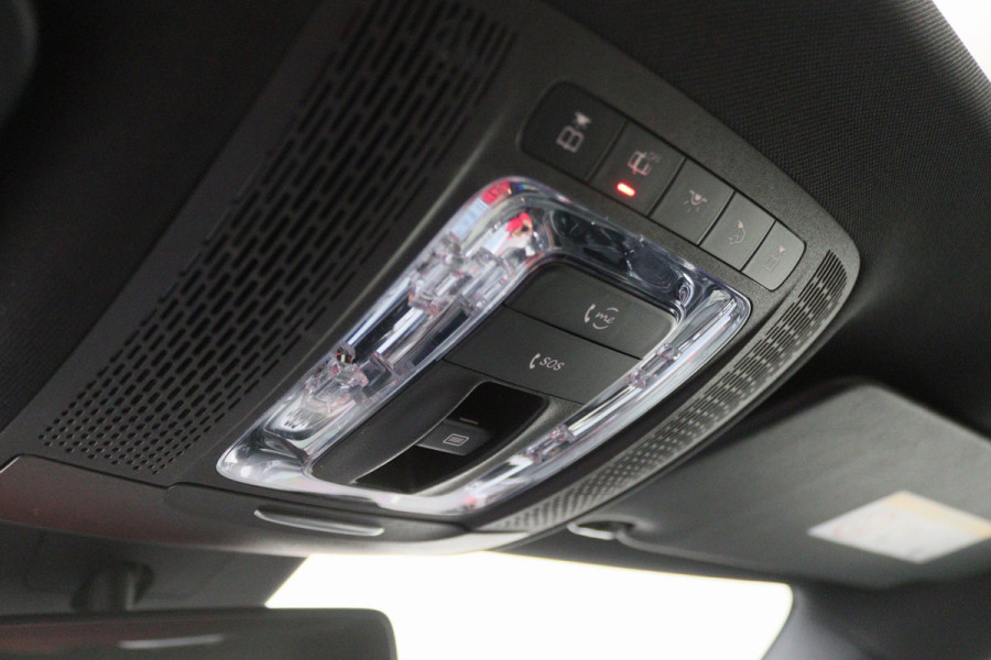 Mercedes-Benz A-Klasse 180 Premium Panoramadak, Navigatie, Camera, LED, Climate, PDC