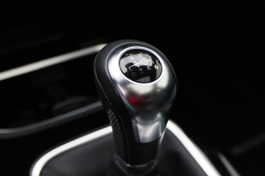 Mercedes-Benz A-Klasse 180 Premium Panoramadak, Navigatie, Camera, LED, Climate, PDC