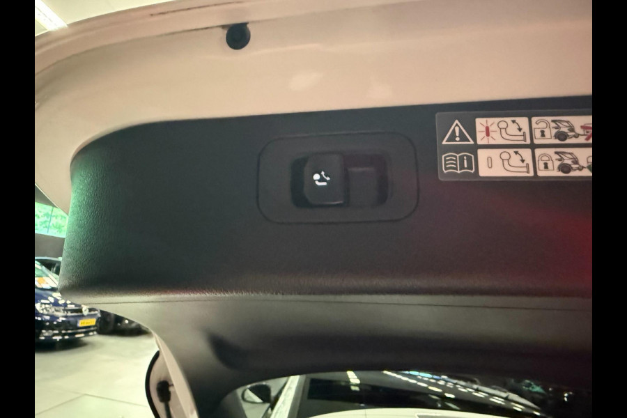 Mercedes-Benz C-Klasse Estate 300 e AMG Line PANO/BURMESTER/DAB/CAM/STOEL-M/SFEERVERL/V-COCKPIT///