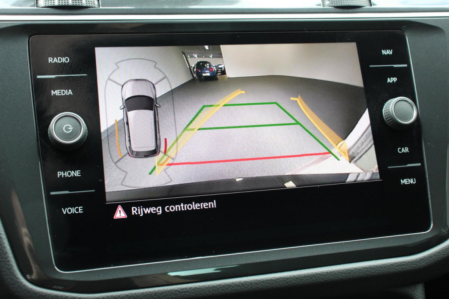 Volkswagen Tiguan 1.5 TSI 150pk DSG Comfortline Volkswagen Tiguan 1.5 TSI 150pk DSG ACT Comfortline | Navigatie | Apple Carplay/Android Auto | Climate Control | Electrische achterklep | Digitale Cockpit