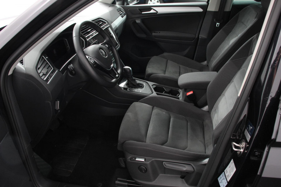 Volkswagen Tiguan 1.5 TSI 150pk DSG Comfortline Volkswagen Tiguan 1.5 TSI 150pk DSG ACT Comfortline | Navigatie | Apple Carplay/Android Auto | Climate Control | Electrische achterklep | Digitale Cockpit