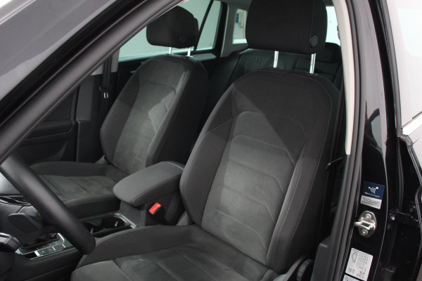 Volkswagen Tiguan 1.5 TSI 150pk DSG Comfortline Volkswagen Tiguan 1.5 TSI 150pk DSG ACT Comfortline | Navigatie | Apple Carplay/Android Auto | Climate Control | Electrische achterklep | Digitale Cockpit