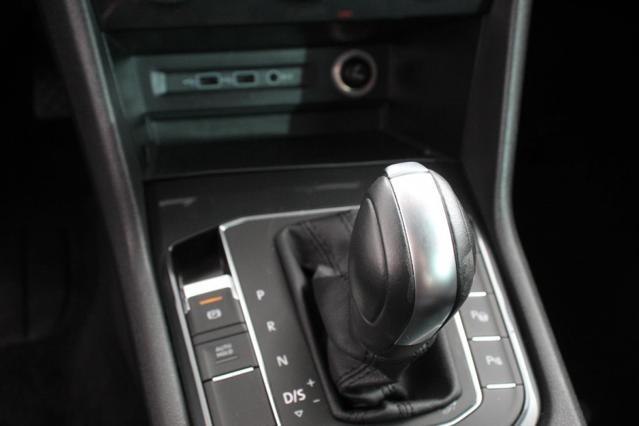 Volkswagen Tiguan 1.5 TSI 150pk DSG Comfortline Volkswagen Tiguan 1.5 TSI 150pk DSG ACT Comfortline | Navigatie | Apple Carplay/Android Auto | Climate Control | Electrische achterklep | Digitale Cockpit