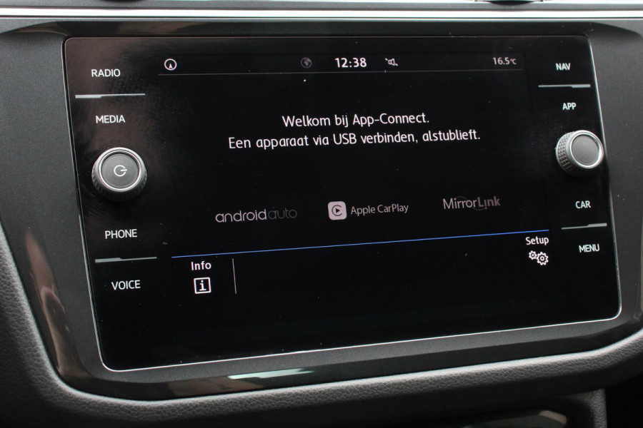 Volkswagen Tiguan 1.5 TSI 150pk DSG Comfortline Volkswagen Tiguan 1.5 TSI 150pk DSG ACT Comfortline | Navigatie | Apple Carplay/Android Auto | Climate Control | Electrische achterklep | Digitale Cockpit