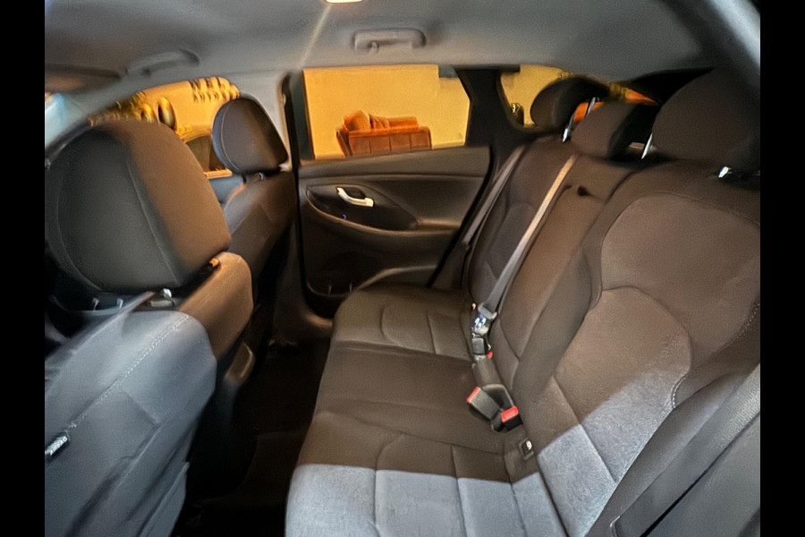 Hyundai i30 1.5 T-GDi MHEV Garantie Camera CarPlay StuurVW StoelVW Lane Cruise Clima Navi DAB Led Facelift Model Rijklaar