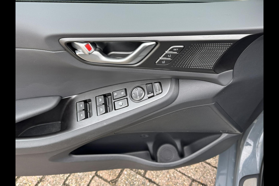 Hyundai IONIQ Premium EV 38 kWh Adaptive cruise control Climate control Stoel- en stuurverwarming Achterbankverwarming Snelladen