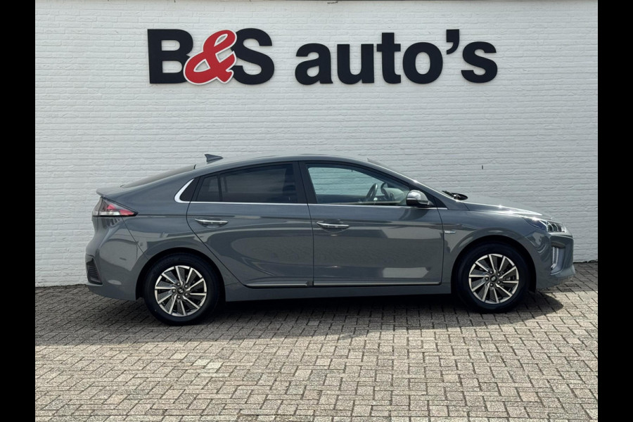 Hyundai IONIQ Premium EV 38 kWh Adaptive cruise control Climate control Stoel- en stuurverwarming Achterbankverwarming Snelladen