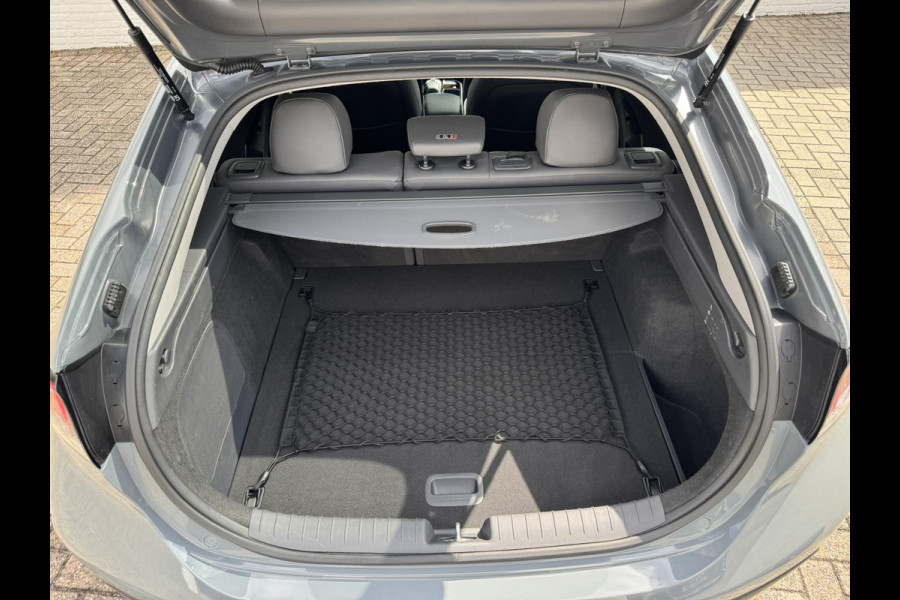 Hyundai IONIQ Premium EV 38 kWh Adaptive cruise control Climate control Stoel- en stuurverwarming Achterbankverwarming Snelladen