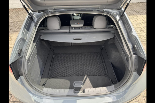 Hyundai IONIQ Premium EV 38 kWh Adaptive cruise control Climate control Stoel- en stuurverwarming Achterbankverwarming Snelladen