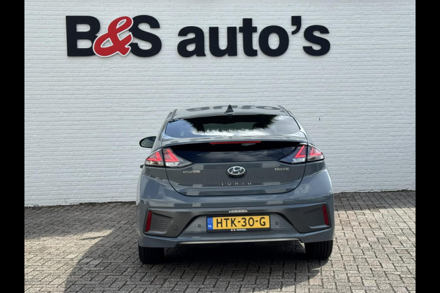 Hyundai IONIQ Premium EV 38 kWh Adaptive cruise control Climate control Stoel- en stuurverwarming Achterbankverwarming Snelladen