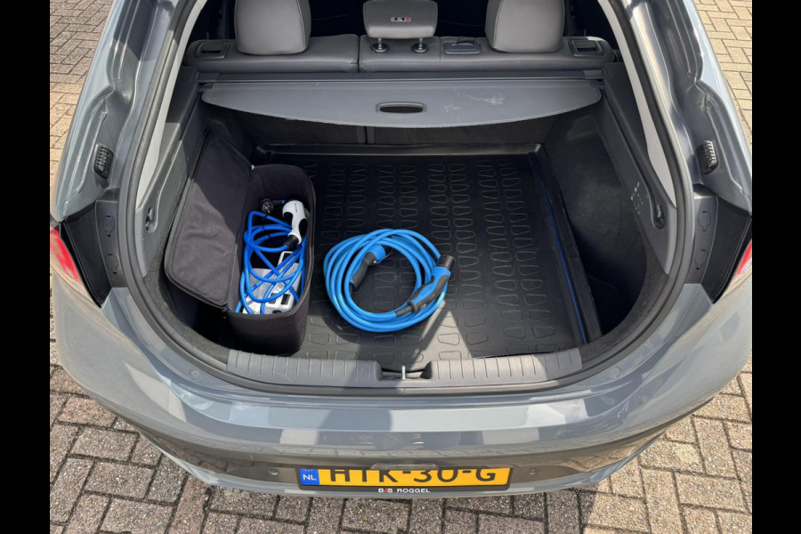 Hyundai IONIQ Premium EV 38 kWh Adaptive cruise control Climate control Stoel- en stuurverwarming Achterbankverwarming Snelladen